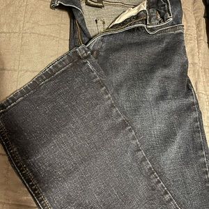 2 pairs of gently worn Mens jeans